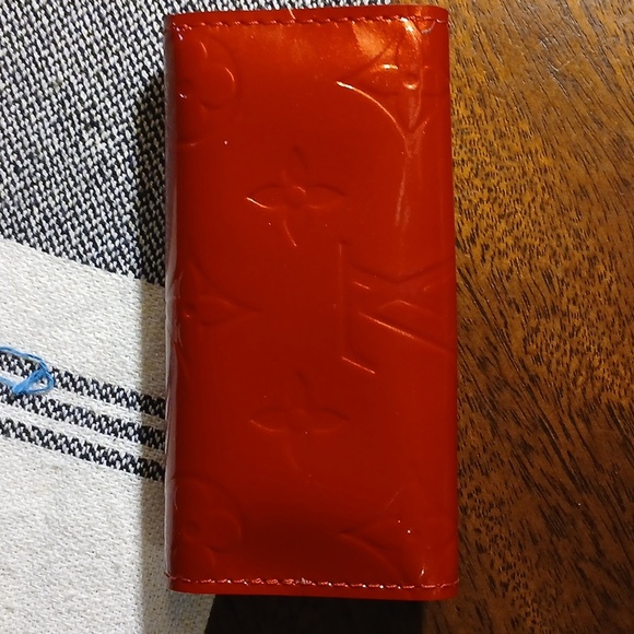 Louis Vuitton Red Key Case - Picture 3 of 13